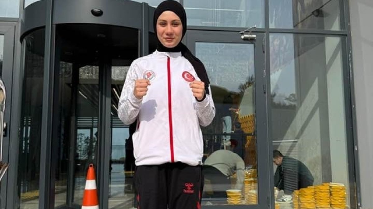 Kozanlı Boksör Azra Dünya Kupası Yolunda