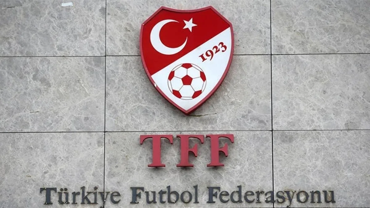 TFF: "Maçlarda Seremoni Ve Isınmaya Pankartla Çıkılması Uygulamasına Son Verilmiştir"