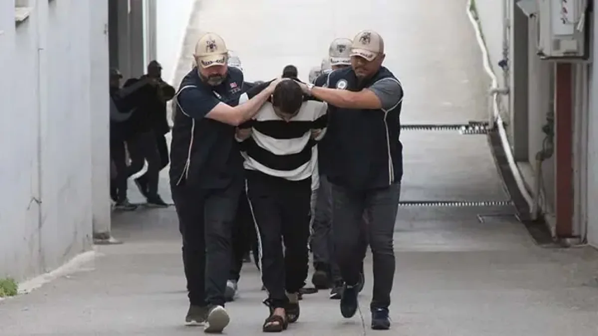 Adana'da DEAŞ'ın 'Uyuyan Hücresine' Operasyon: 16 Gözaltı