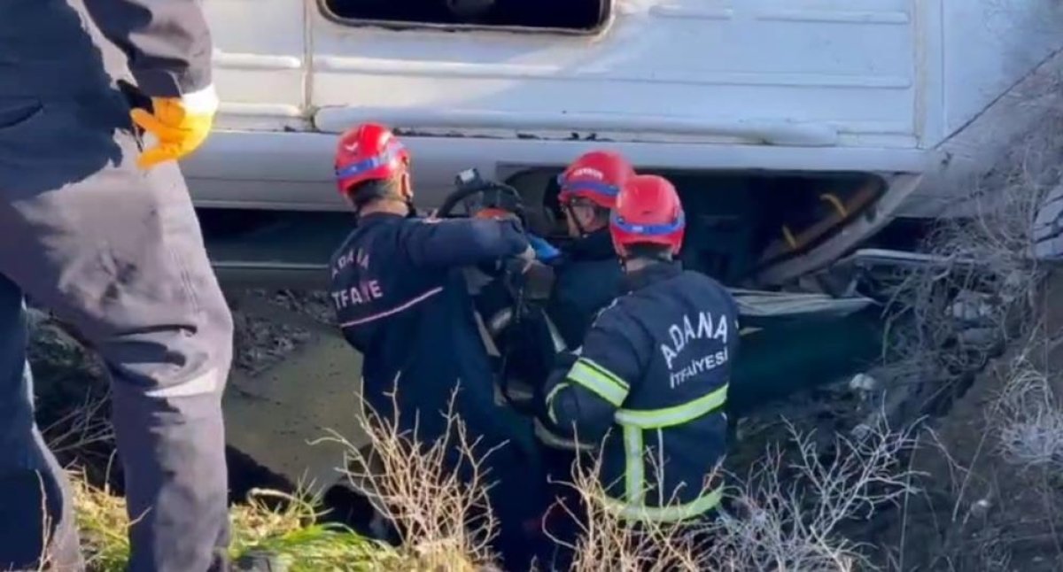 Öğrenci Servisi Şarampole Uçtu: 2’sinin Durumu Ağır