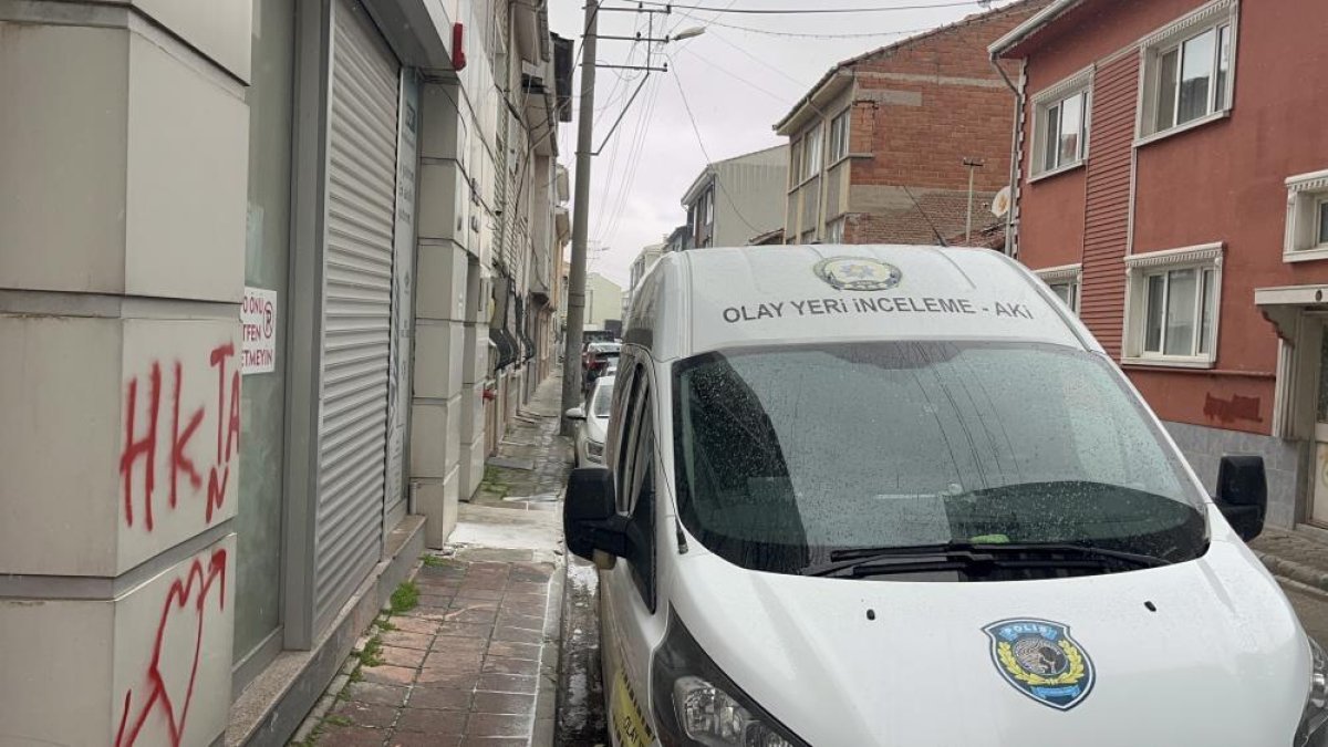 7’nci Kattan Atlayan Adamın Evinde Eşi Ölü Bulundu