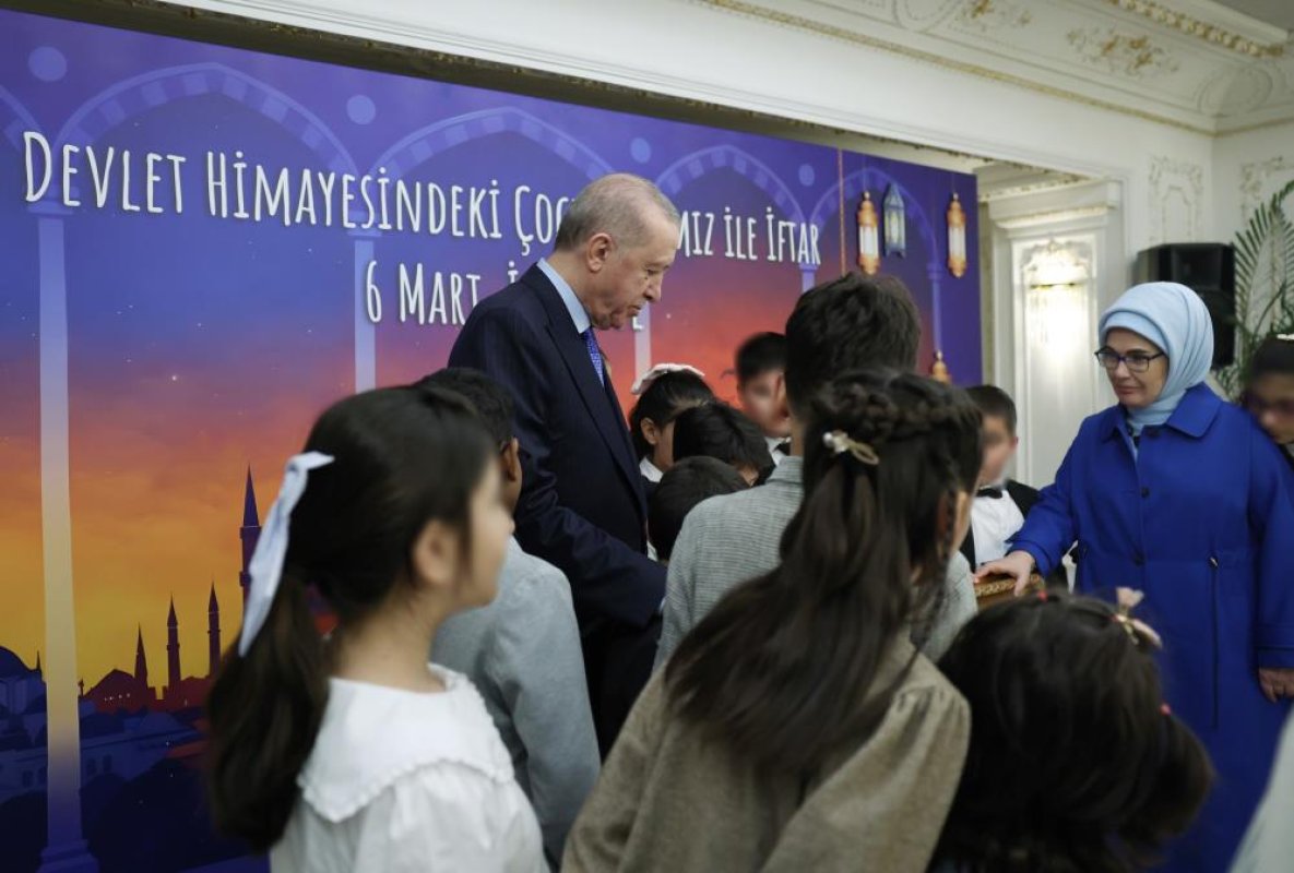 Erdoğan, Devlet Himayesindeki Çocuklarla Gönül Sofrasında Bir Araya Geldi