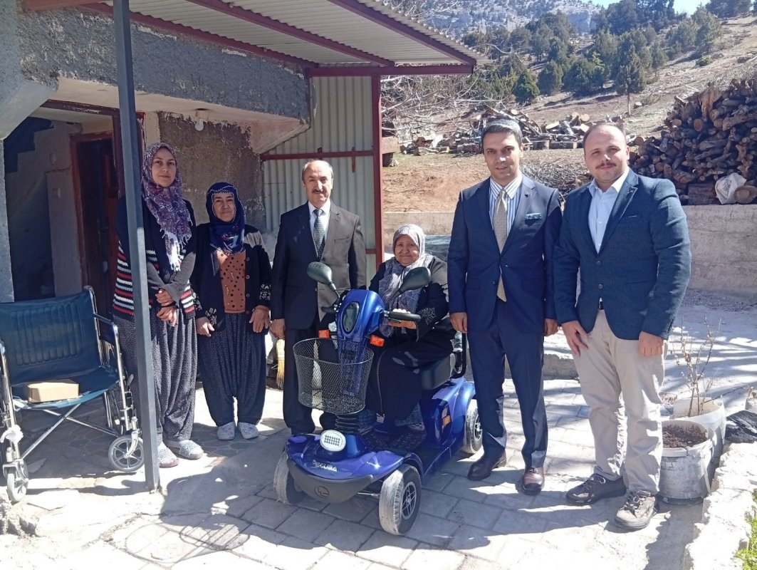 Mahalleli El Ele Verdi, Akülü Sandalye Alındı