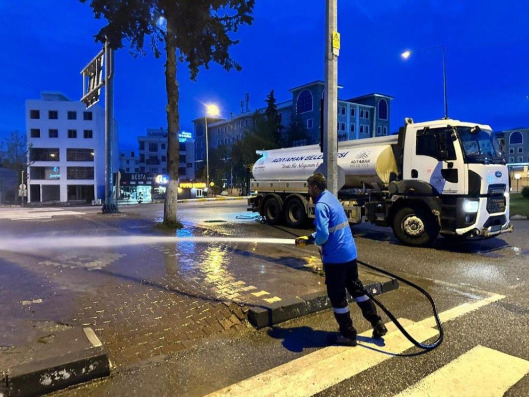 Yağış Sonrası Temizlik Çalışmaları Başladı