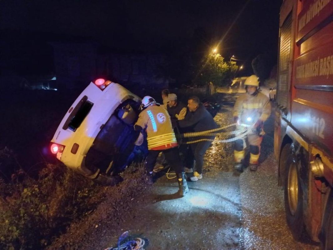 Samandağ’da Şarampole Devrilen Otomobilin Sürücüsü Yaralandı