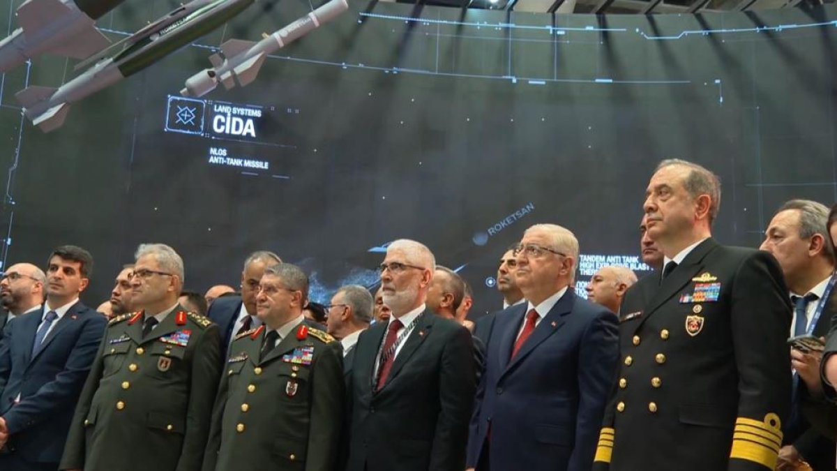 Milli Savunma Bakanı Yaşar Güler, SAHA EXPO'da Sergilenen Teknolojileri İnceledi 10.	