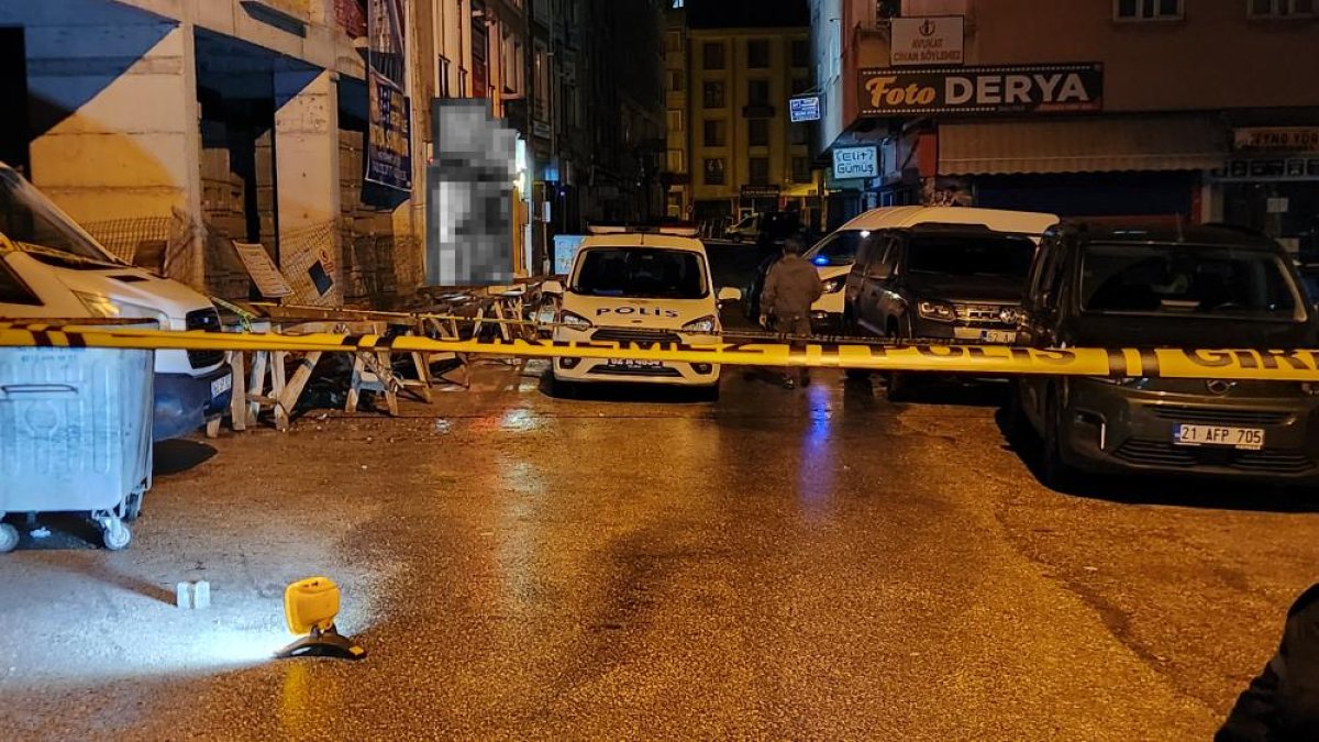 Sevgilisinden Ayrılıp Alkol Alan Şahıs Etrafa Rastgele Ateş Etti