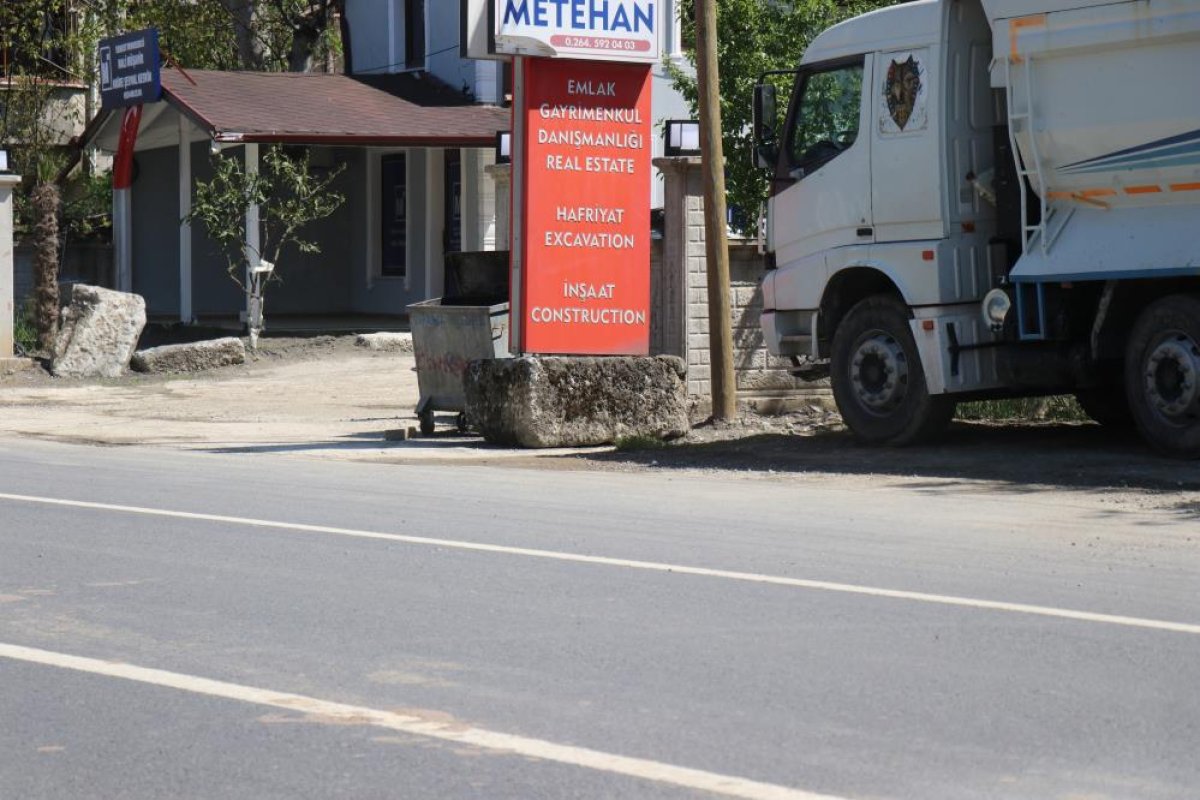 Çöp Kamyonu Altında Kalan Kadın Hayatını Kaybetti