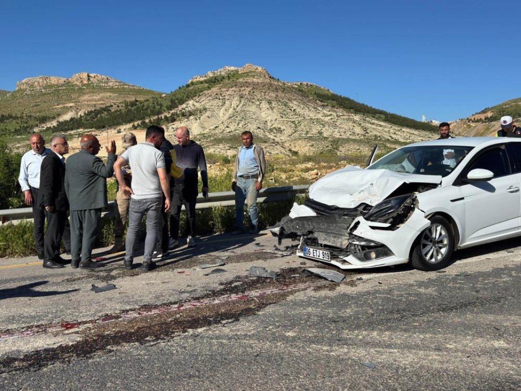 Mardin’de iki araç çarpıştı: 1 yaralı