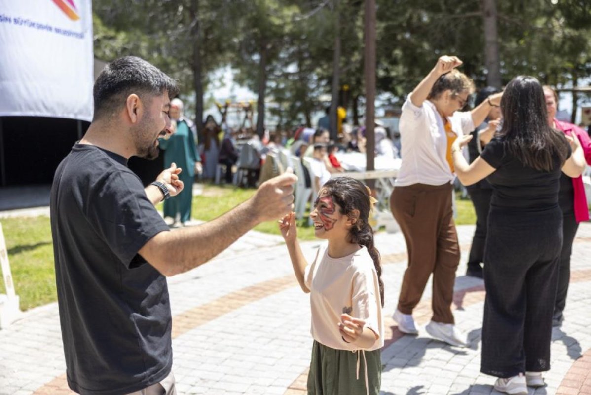 Mersin'de Çölyaklı Bireyler Farkındalık Etkinliğinde Buluştu