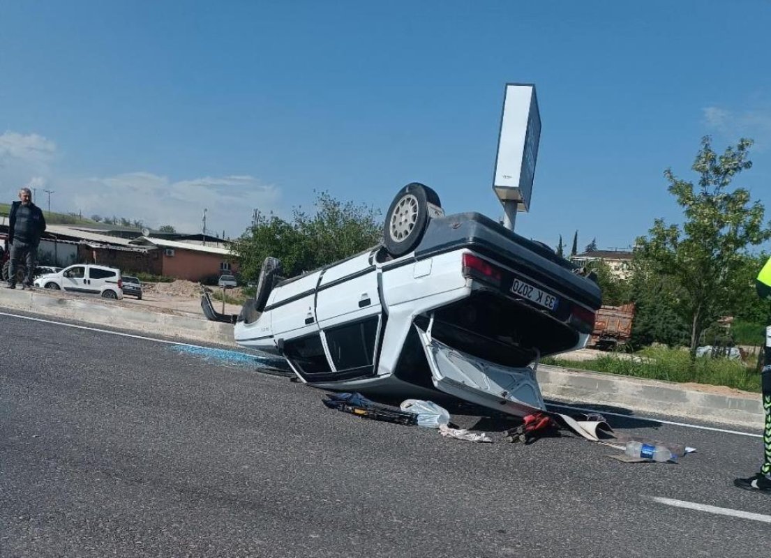 Takla Atan Otomobildeki 2 Kişi Yaralandı