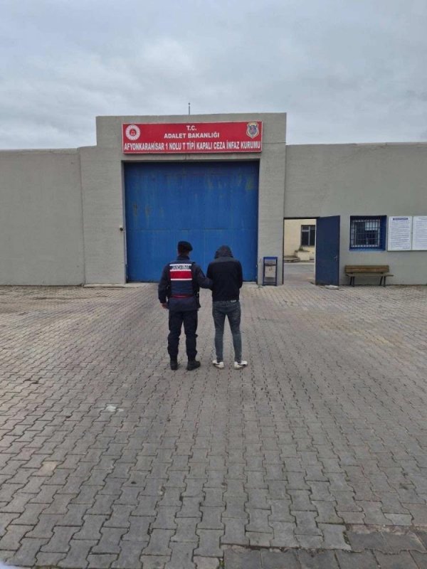 Jandarma Çeşitli Suçlardan Aranan 46 Kişiyi Yakaladı