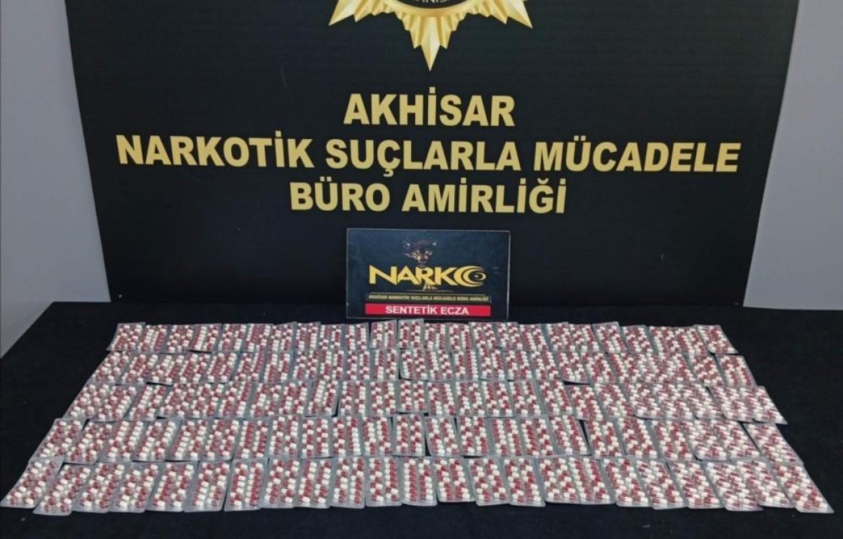Akhisar'da Bin 666 Sentetik Hap Ele Geçirildi