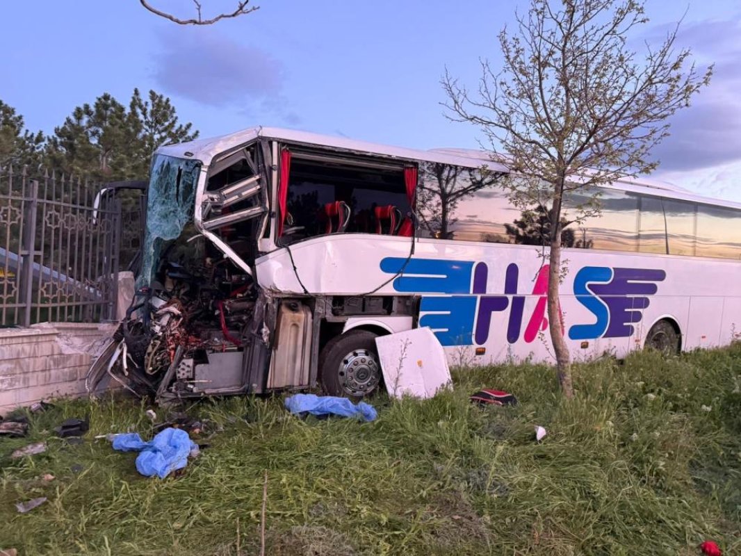 Konya'da Yolcu Otobüsü Kazası: 1 Ölü, 8 Yaralı