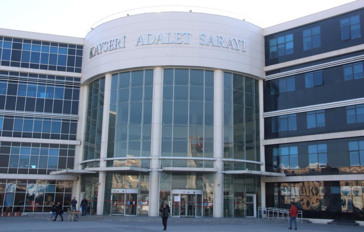 Takip Ettiği Genci Bıçaklayan Sanık Beraatini İstedi