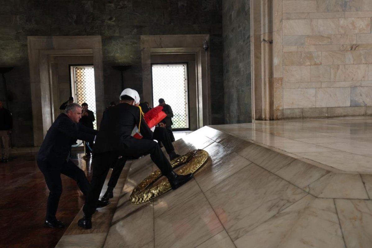 Bakan Bak'tan Anıtkabir'e Ziyaret