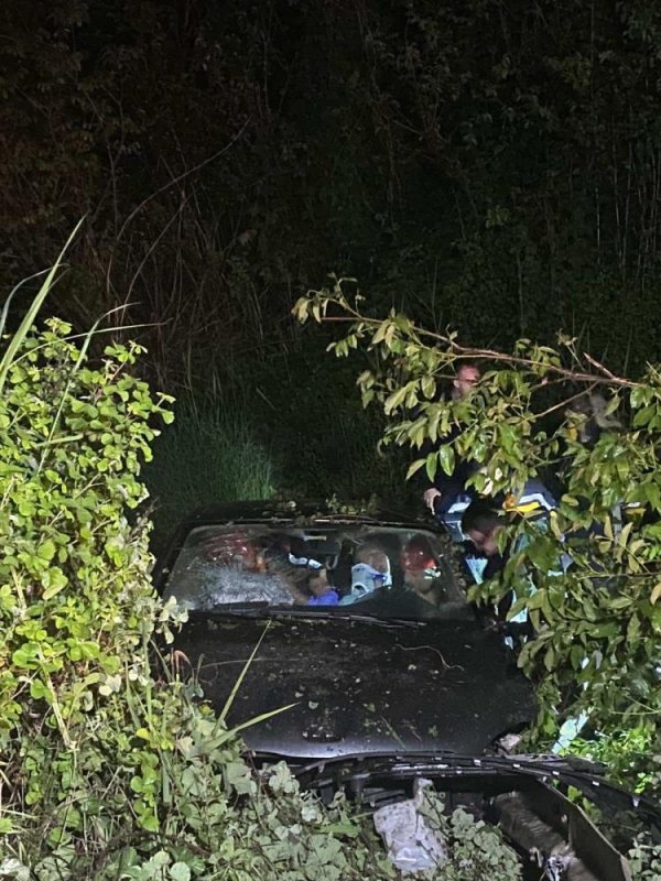 İnegöl'de Otomobil Tarlaya Uçtu: 4 Yaralı