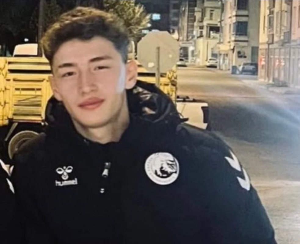 Ankara’da Motosikletiyle Kaza Geçiren 16 Yaşındaki Futbolcu Çocuk Hayatını Kaybetti