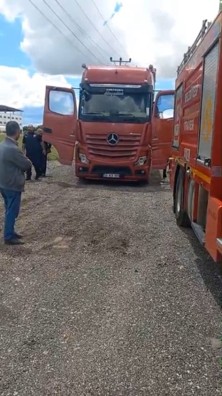 Elazığ’da Tır Şoförü Aracının İçinde Ölü Bulundu