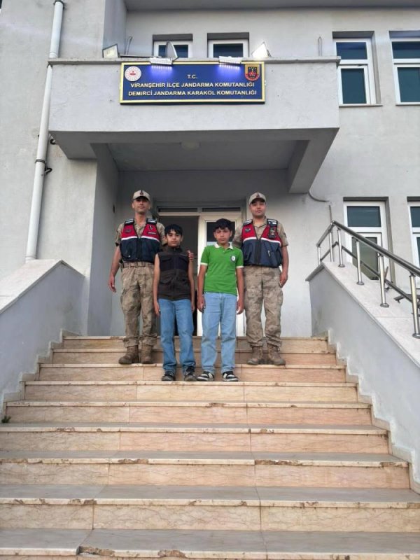 Jandarmanın Dikkati Kayıp Çocukları Ailelerine Kavuşturdu