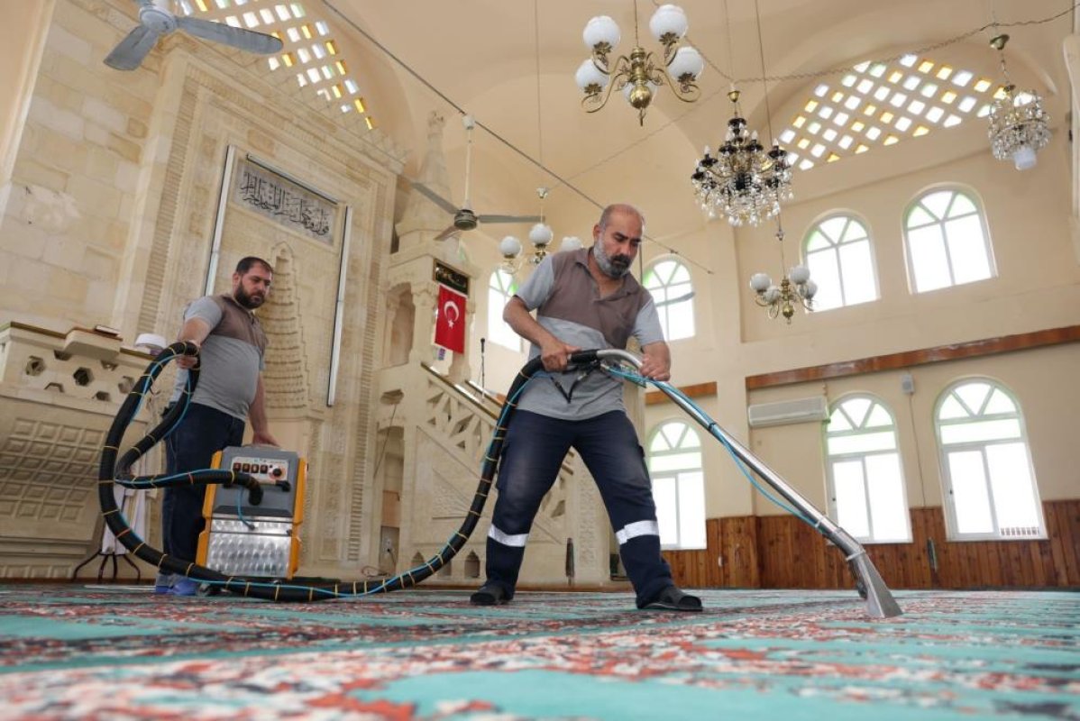 Akdeniz’de Camiler Bayram Öncesi Dezenfekte Edildi