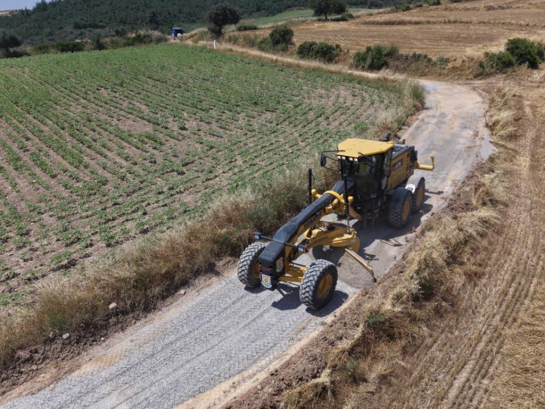 Tarsus Belediyesinden Hasat Öncesi Kırsal Yollara Bakım
