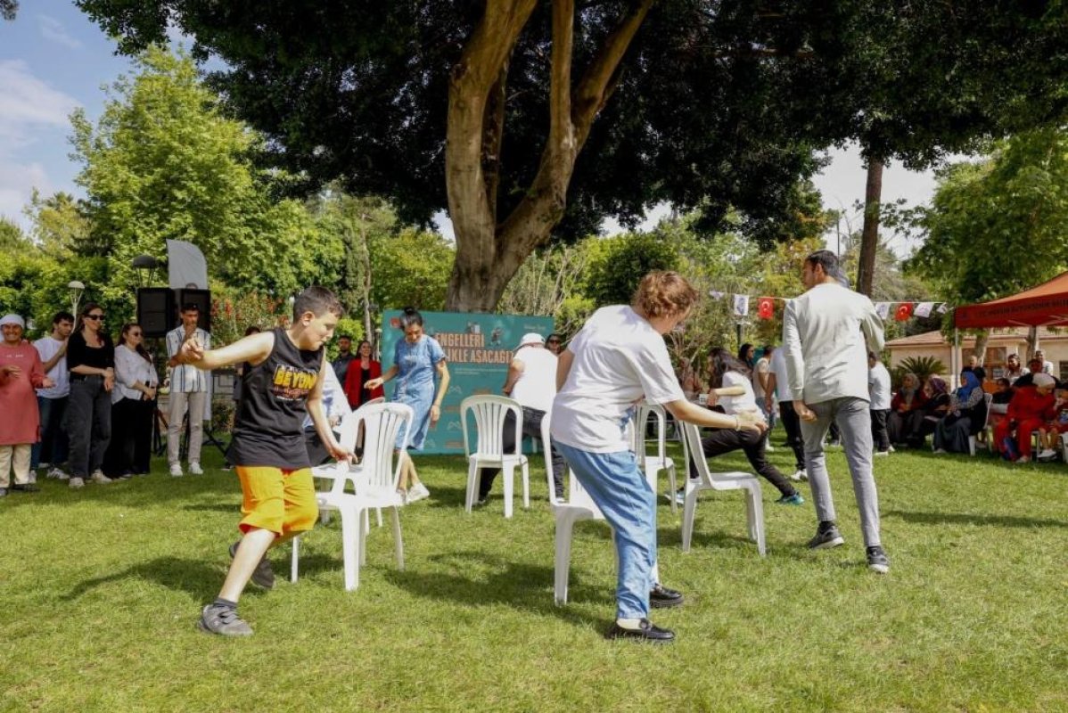 Mersin’de ‘Sokak Oyunları Şenliği’ Renkli Görüntülere Sahne Oldu