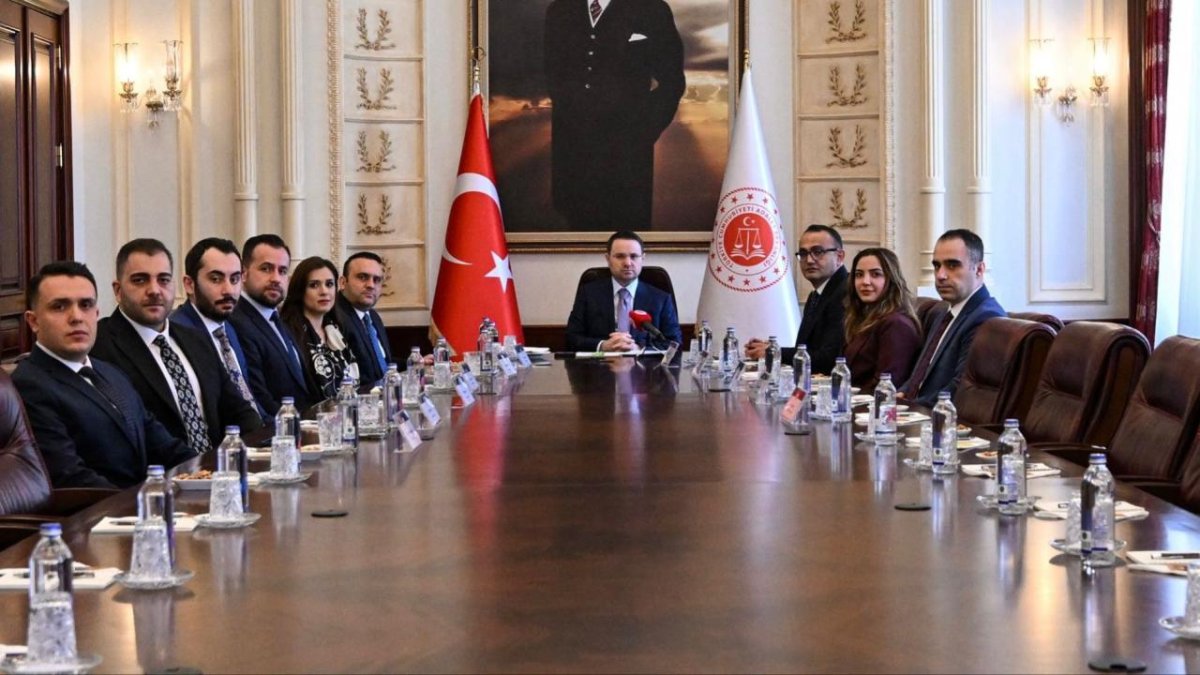 Adalet Bakanı Akın Gürlek Türk Hukuk Enstitüsü Heyetini Kabul Etti