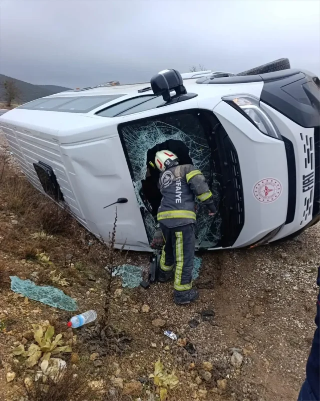 Hastaları Taşıyan Minibüs Devrildi