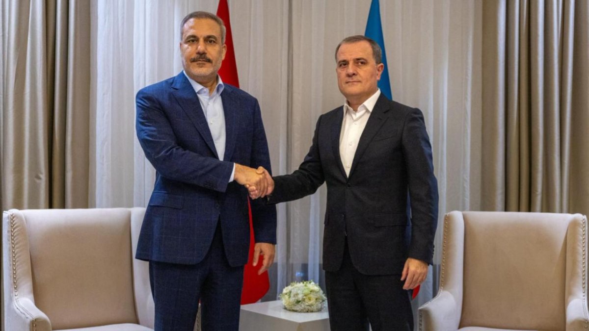 Fidan, Azerbaycan Dışişleri Bakanı ile Buluştu