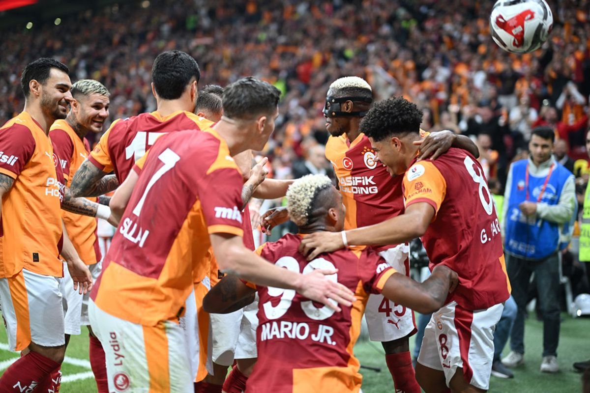 Galatasaray'ın Kamp Kadrosunda Beklenmedik Sürpriz