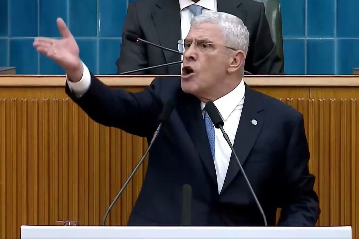 Müsavat Dervişoğlu'ndan Parti Grubunu Ayağa Kaldıran Öcalan Sözleri