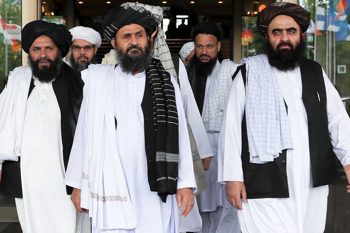 Trump'tan Taliban'a Çağrı: 7 Milyar Dolarlık Silahları Geri Verin