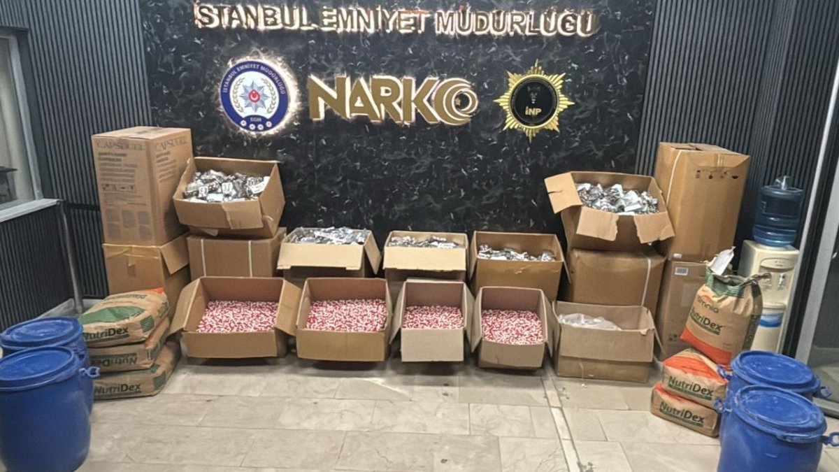 İstanbul'da Yaklaşık 1 Milyon Uyuşturucu Hap Ele Geçirildi