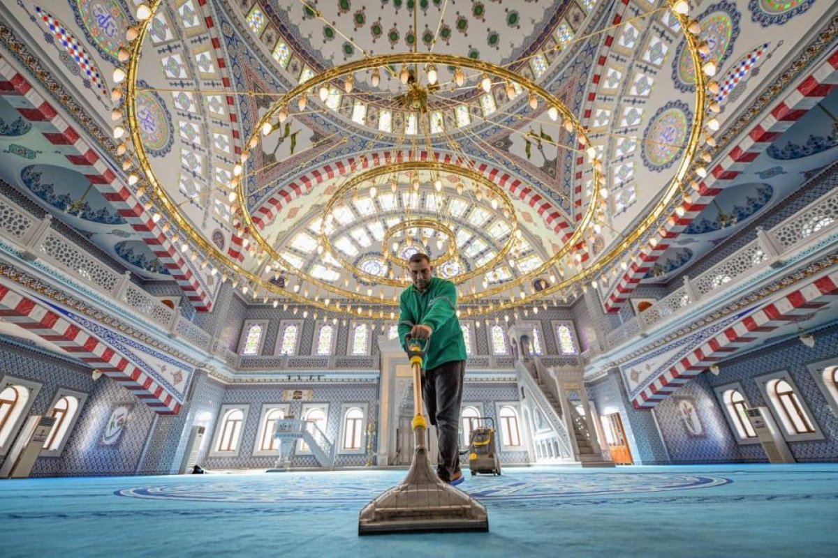 İbadethaneler Ramazan’a Hazırlanıyor