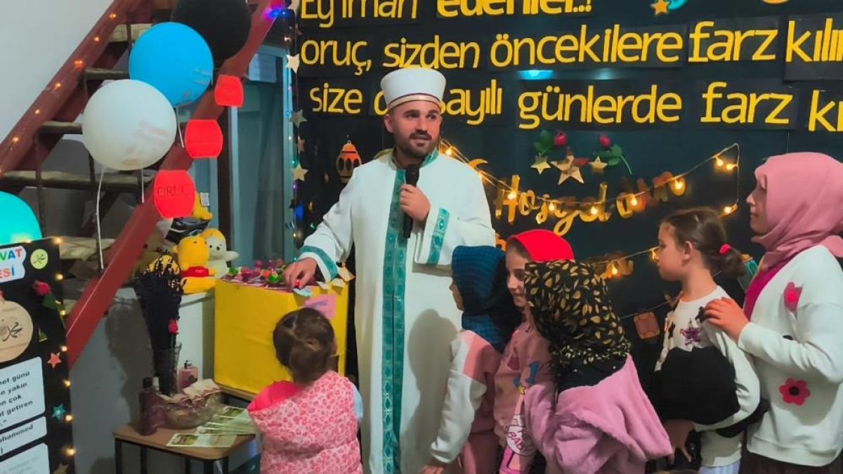 Anamur’da Teravih Çocuklar İçin Bayram Havasında