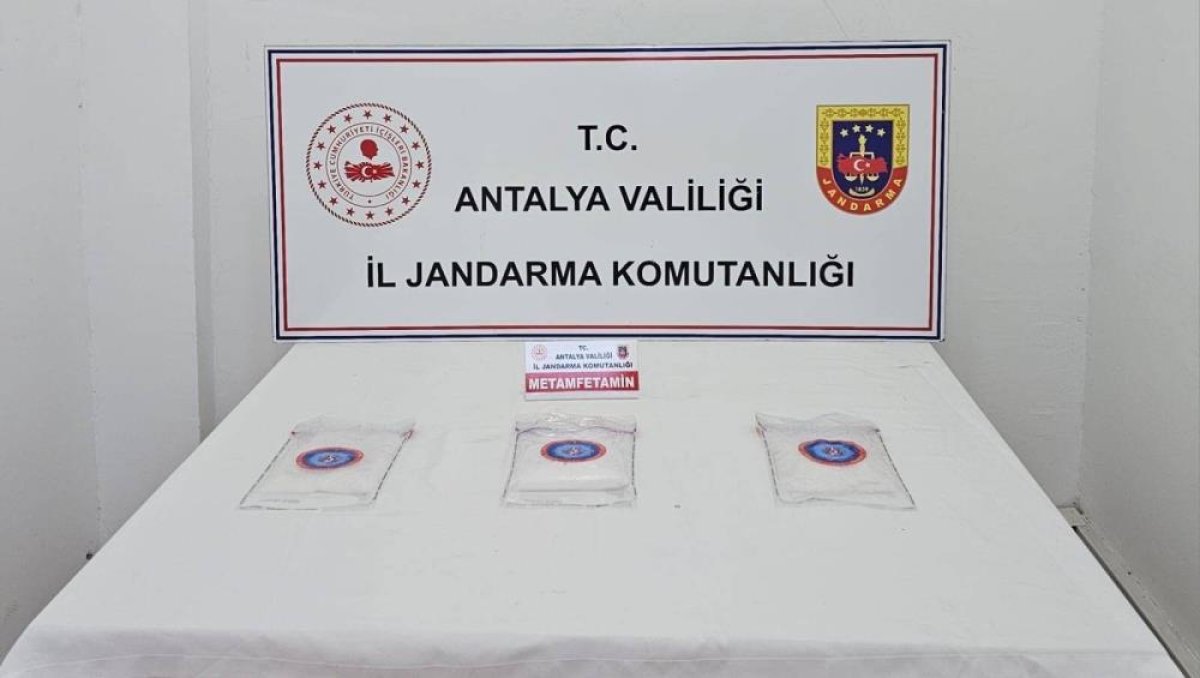 Antalya’da 1,8 Kilo Uyuşturucu Yakalandı