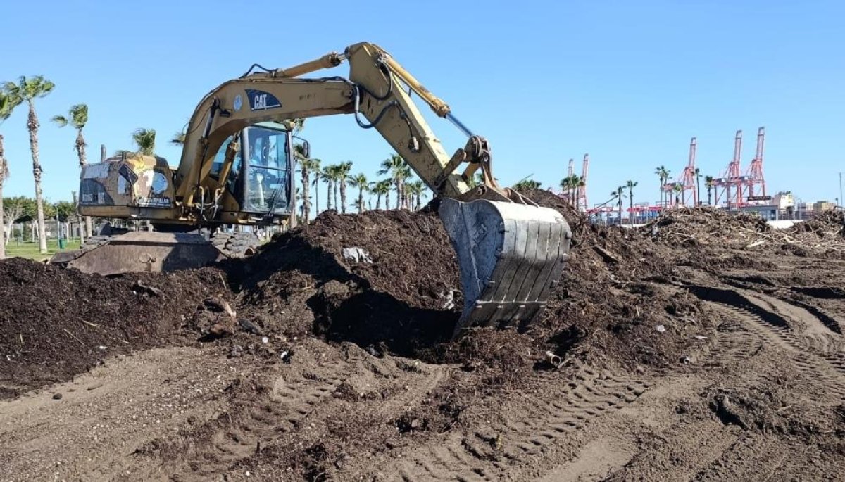 Mersin’de Yağıştan Etkilenen Bölgelerin Onarımı Sürüyor