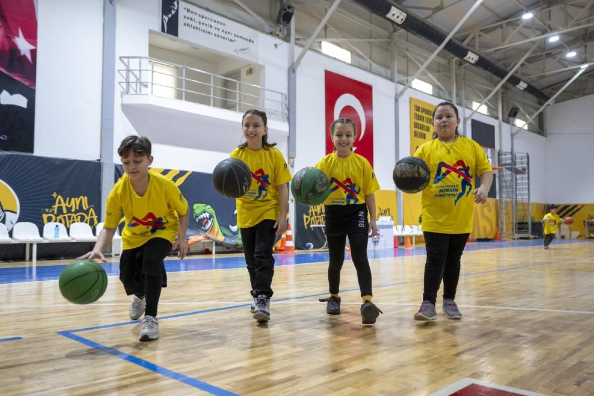 Kardeşlik Sahada: Dördüzler Basketbolda