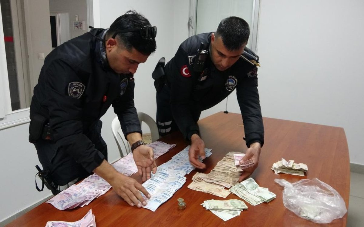 Mersin'de Dilencilerin Üzerinden 24 bin 577 TL Çıktı