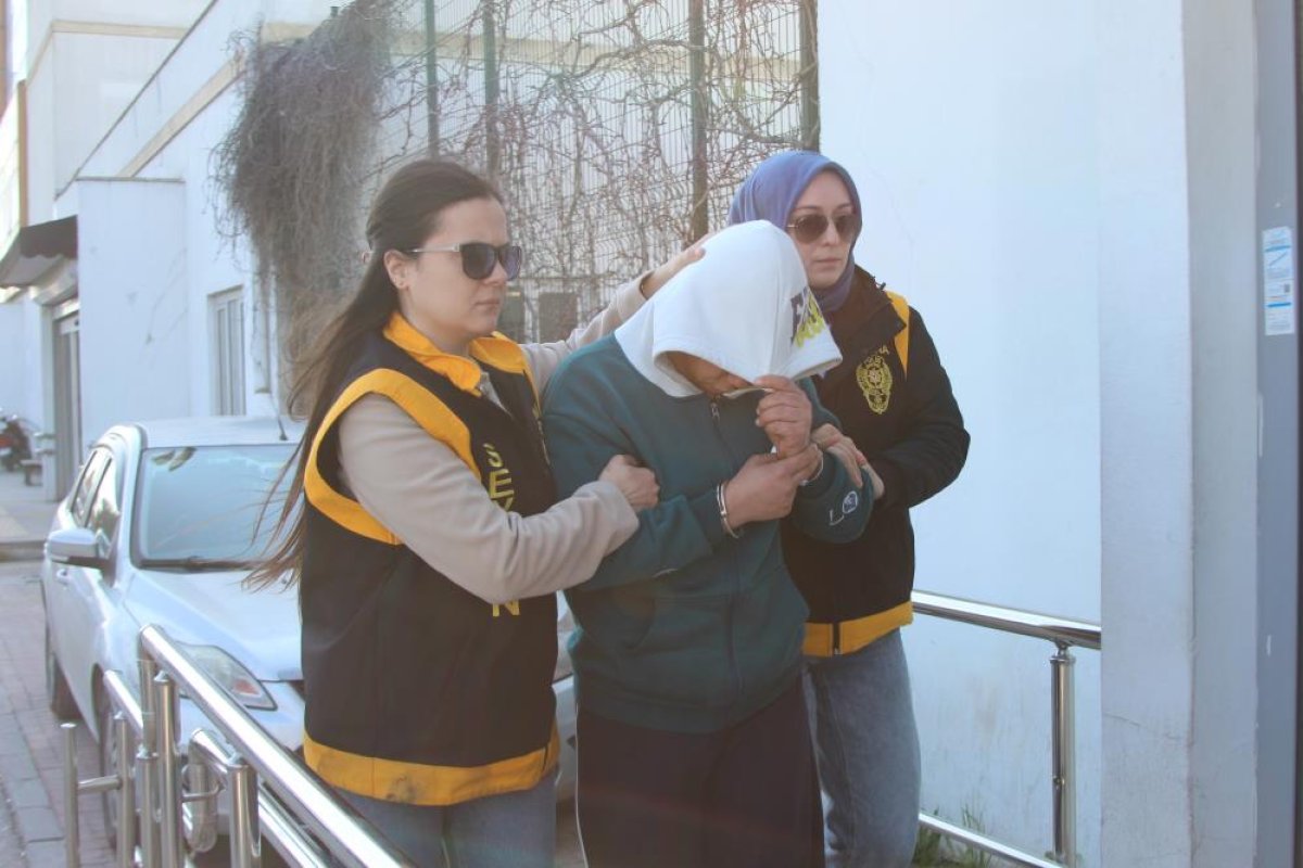 Adana’da Tartışma Kanlı Bitti: Kadın Kocasını Bıçakladı