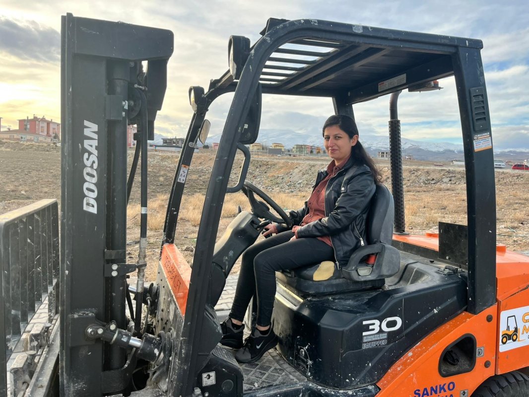 Forklift Operatörü Kardelen İlgen’den Kadınlara: “Cesur Olun” Çağrısı