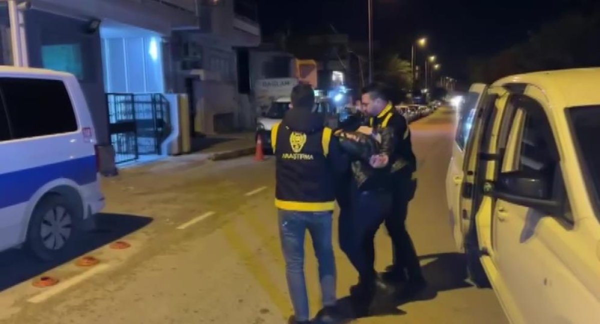 Adana’da Sürücüyü Sopayla Tehdit Eden Taksiciye Ceza