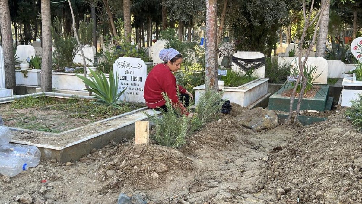 Mersin’de Kocası Tarafından Katledilen Kadın Defnedildi