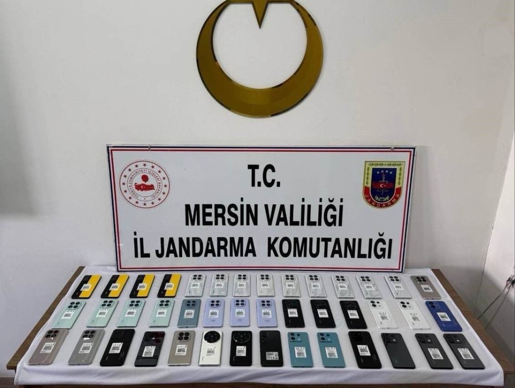 Mersin’de Gümrük Kaçağı Telefon Operasyonu
