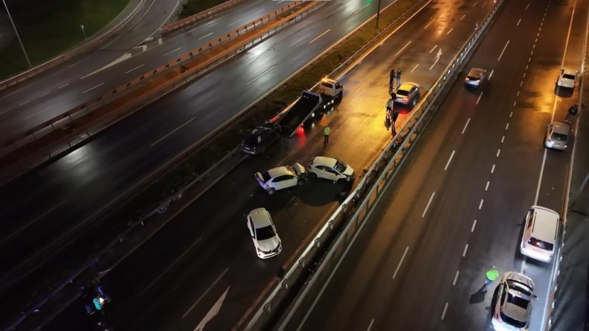 Ataşehir'de zincirleme kaza: 3 yaralı