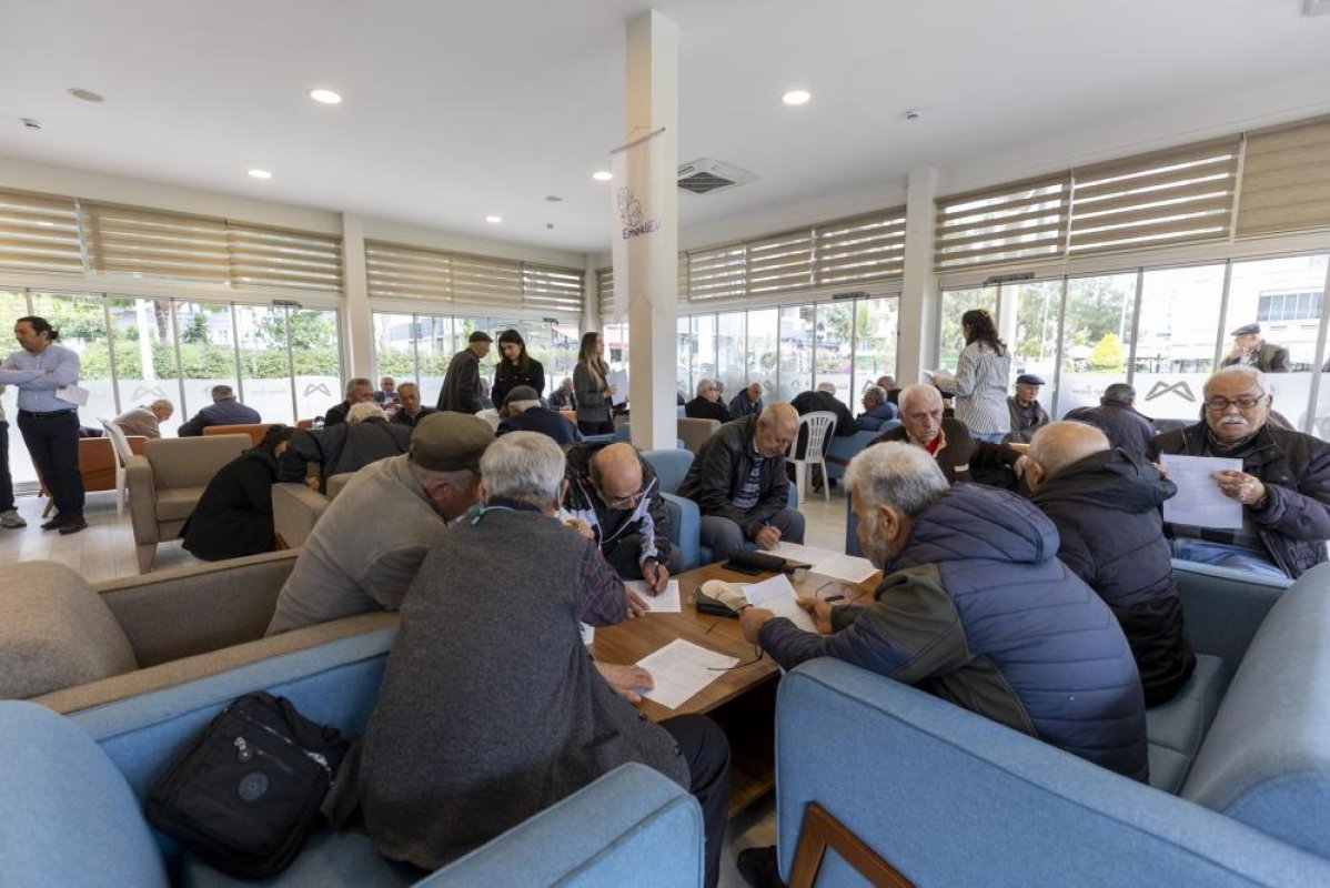 Mersin Büyükşehir Belediyesinden Emekli Evi Üyelerine Akran Zorbalığı Eğitimi