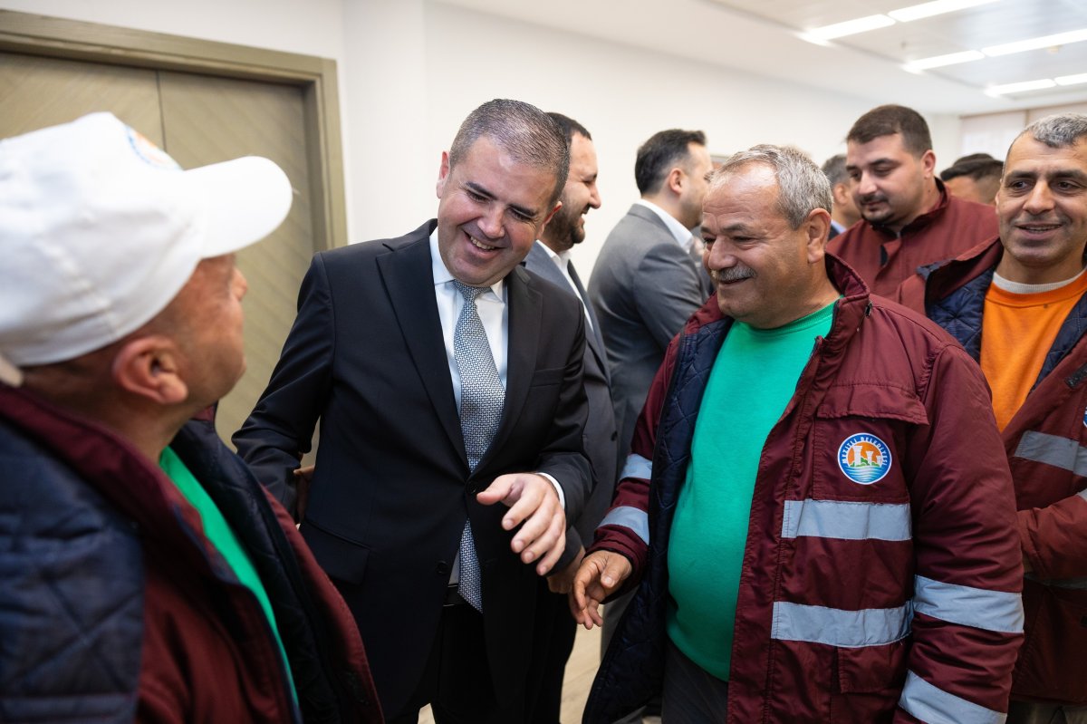 Başkan Tuncer, Belediye Personeliyle Bayramlaştı