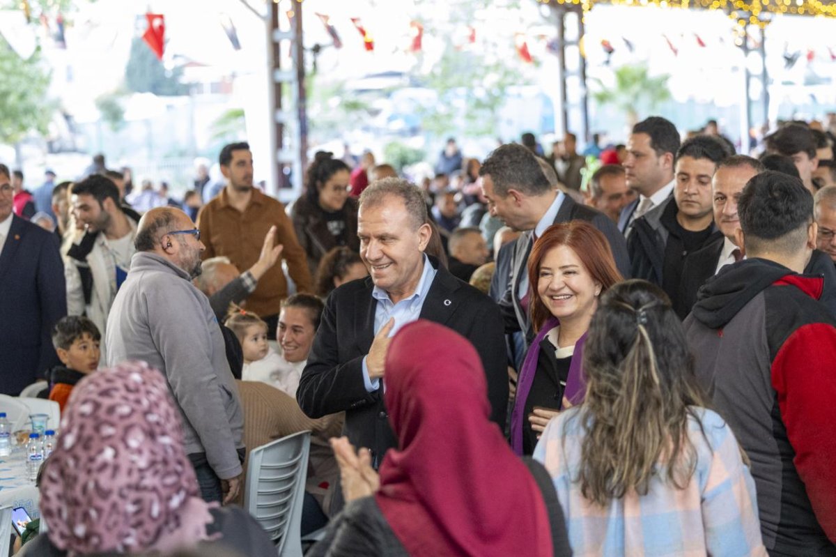 Başkan Seçer ile Meral Seçer, Erdemlililerle İftar Sofrasında Buluştu
