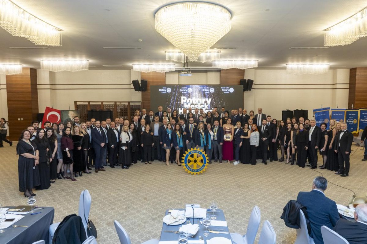 Başkan Seçer, ‘Toros Rotary Meslek Hizmetleri Ödül Töreni’ne Katıldı
